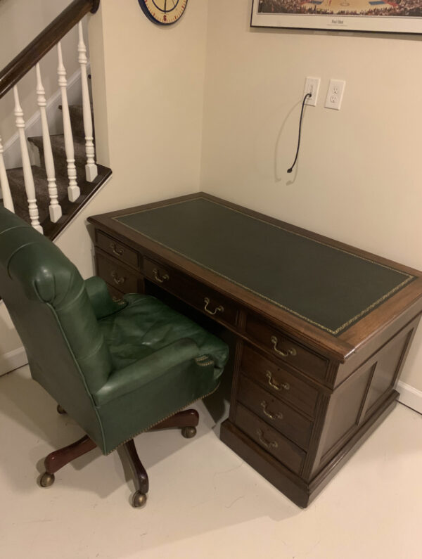 Scully & Scully Executive Desk and Computer Chair - Image 3